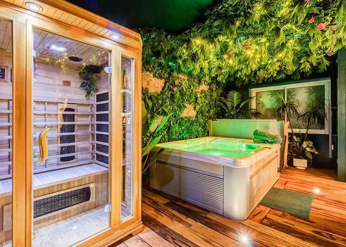 Jungle Love Room